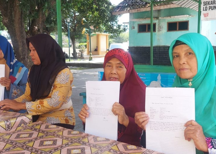 Jatah Bansos Diduga Diembat Oknum, Janda Desa Balaradin Kabupaten Tegal Geruduk Dinsos 