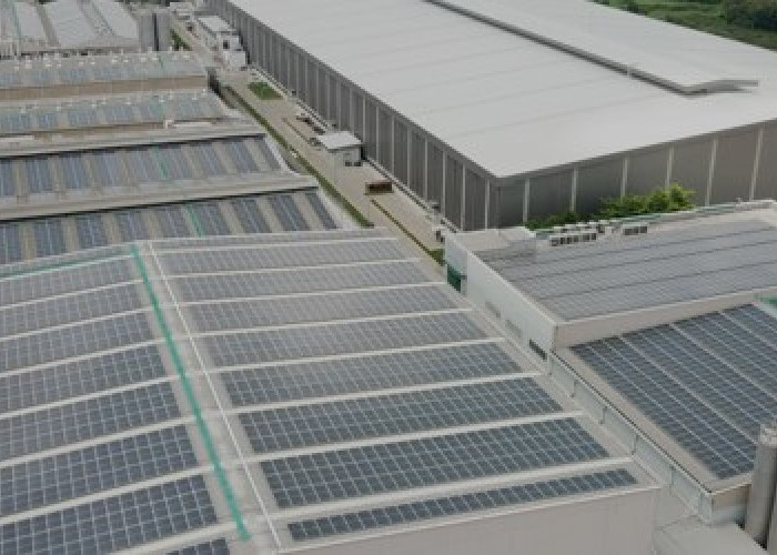 Harga Panel Surya Industri: 8 Komponen yang Menentukan Biaya PLTS