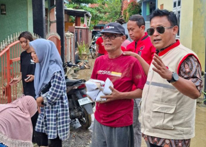 Bantu Korban Banjir di Ketanggungan Brebes, 300 Nasi Bungkus dan Air Minum Disalurkan Herpas