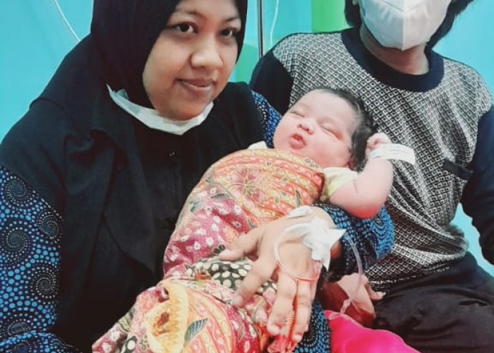 Seorang Ibu di Tegal Lahirkan Bayi Laki-laki 'Raksasa' Secara Normal : Tak Ada Kelainan, Kondisinya Sehat