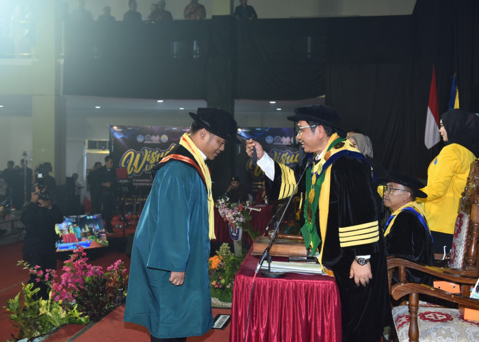 449 Wisudawan UPS Resmi Dikukuhkan, Wujudkan Lulusan Unggul dan Berdampak di Era Digital