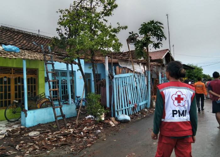 15 Bangunan di Desa Karangmangu Rusak Disapu Angin
