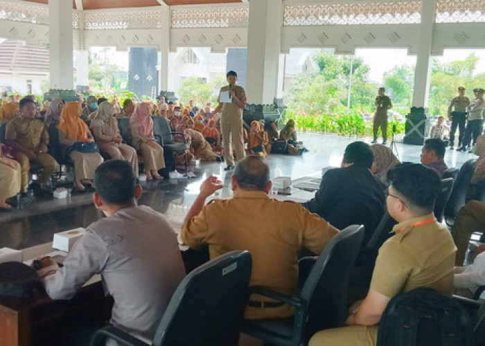 Ratusan Guru Honorer Lulus Passing Grade Geruduk DPRD Pemalang Tuntut Segera Diangkat PPPK