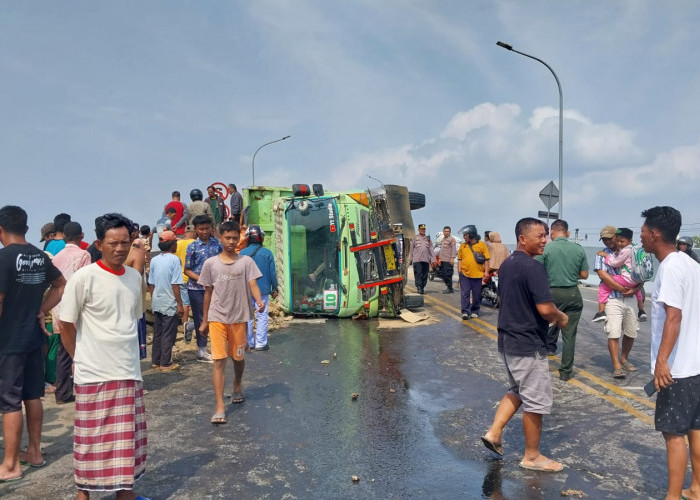 Pengakuan Sopir Dump Truk Kecelakaan Maut Terguling di Flyover Dermoleng Brebes