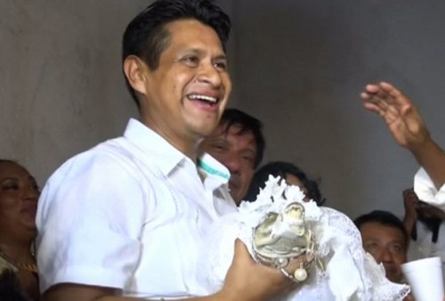 Jika di Indonesia Ada Pria Nikahi Kambing, di Meksiko Seorang Wali Kota Nikahi Buaya Betina