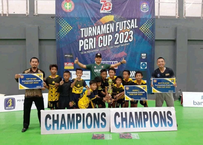 Keren! Tim SDN Kejambon 1 Kota Tegal Raih Juara 1 Turnamen Futsal PGRI Cup 2023 