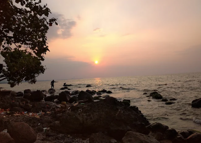 7 Pantai Terindah di Batang untuk Healing, Cocok untuk Liburan Weekend