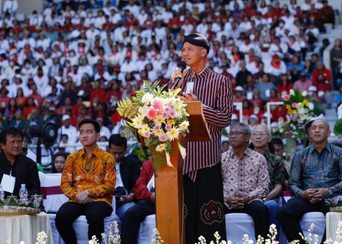 Belasan Ribu Lansia Doakan Ganjar Jadi Presiden saat Peringatan Hari Lansia Nasional 2023 di Solo