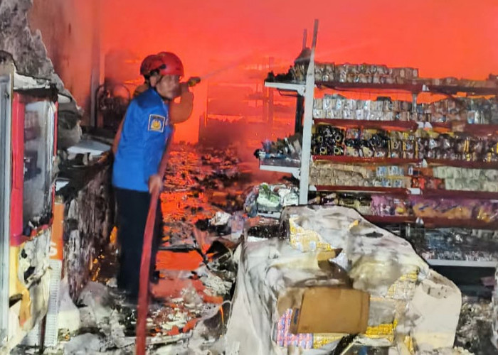 Kebakaran Ileksa Mart di Balapulang Tegal, Gudang Distribusi 10 Minimarket Ludes, Kerugian Tembus Rp6 Miliar