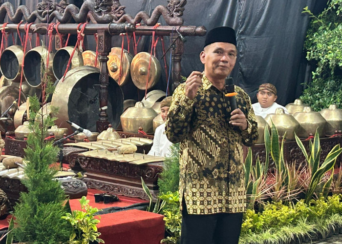 Ketua DPRD Jateng Sumanto Digelari Bapaknya Wayang Kabupaten Karanganyar
