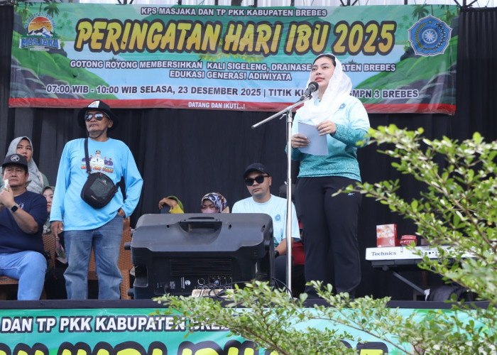 Bukan Terima Kado, Bupati Brebes Malah Bersihkan Kali Sigeleng di Hari Ibu 2025