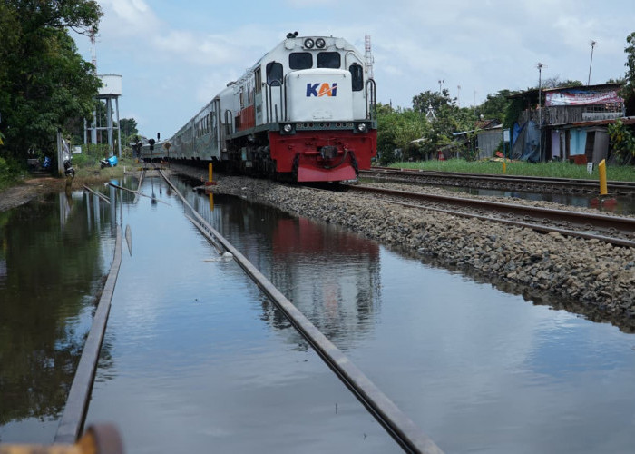 108 Perjalanan Kereta Api Dibatalkan, Imbas Banjir di Pekalongan