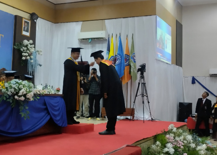 UMUS Brebes Wisuda 256 Wisudawan