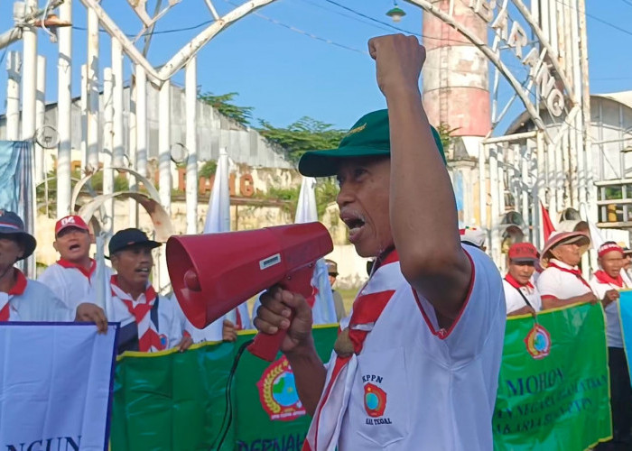 Tuntut Uang Pensiun Layak, Pensiunan BUMN di Brebes Jalan Kaki Ingin Ketemu Prabowo