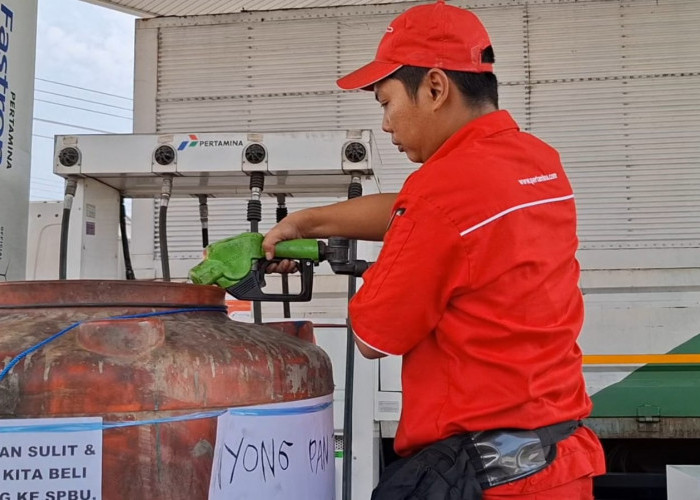 Harga Solar B40 Tembus Rp28.150 per Liter, Ratusan Kapal Nelayan di Kota Tegal Mogok Melaut