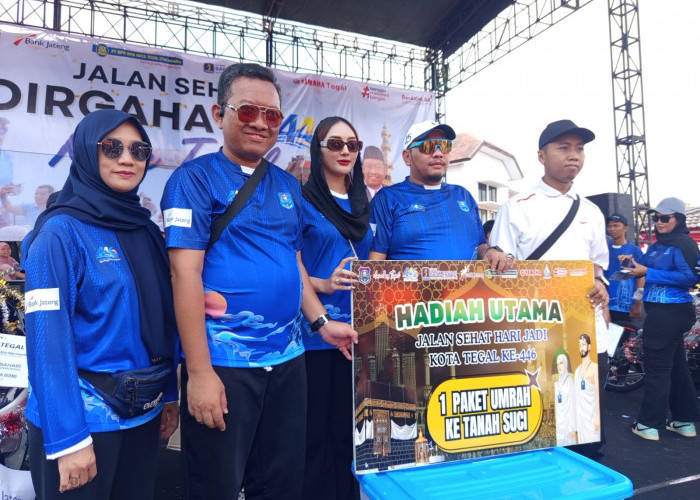 Ribuan Warga di Tegal Ikuti Jalan Sehat Hari Jadi Kotanya, Ini Pemenang Hadiah Utama Paket Umroh