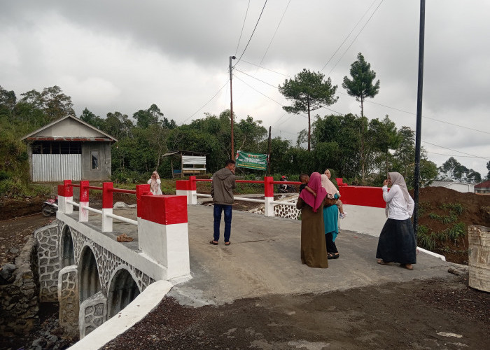 Sempat Terisolir, Warga Penakir Pemalang Akhirnya Nikmati Jembatan Baru