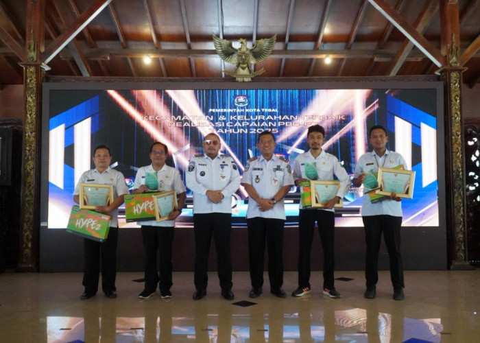 Tax Gathering 2026: Pemkot Tegal Beri Penghargaan Penyetor Pajak Daerah Terbaik