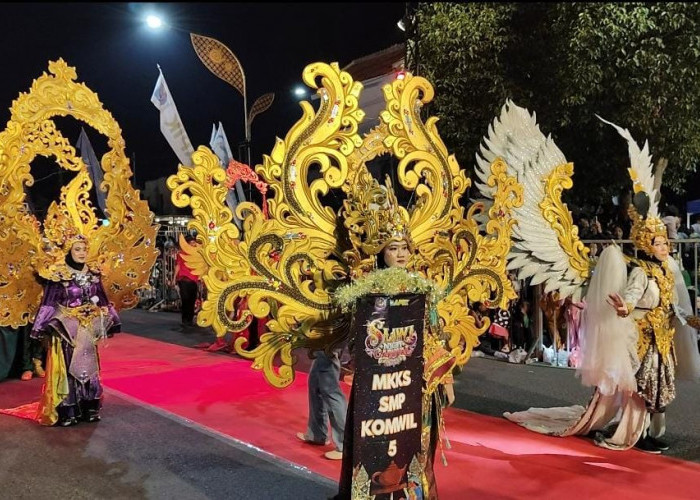 Slawi Night Carnival 2026: Peserta Pukau Warga Tegal dengan Kostum 12 Kg