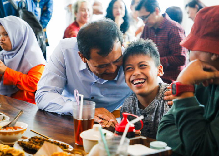 Gubernur Ahmad Luthfi Berbagi Kebahagiaan dengan Penyandang Difabel di Jateng