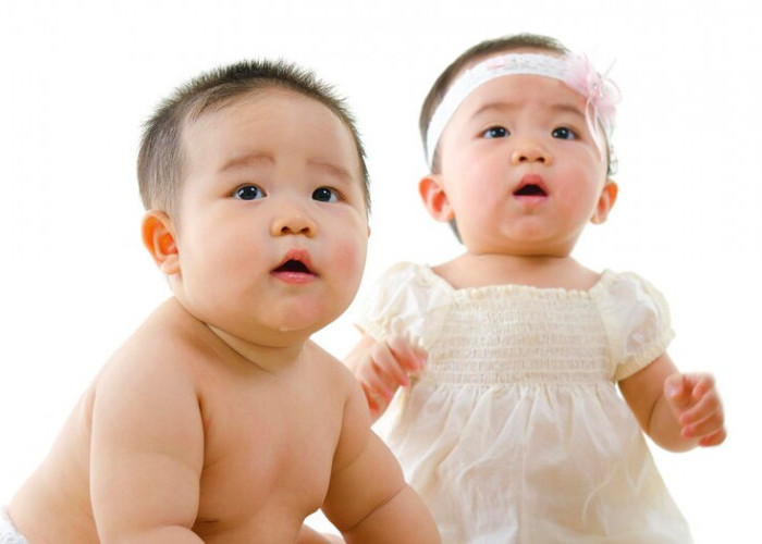 7 Mitos Seputar Anak Kembar yang Masih Berkembang di dalam Berbagai Budaya Daerah