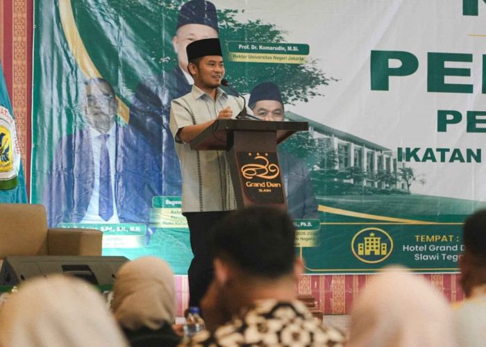 Bupati Tegal Ischak Maulana Rohman Hadiri Pengukuhan IKA UNJ Jateng