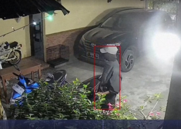 Motor Hilang dalam Hitungan Detik, Aksi Curanmor di Brebes Terekam CCTV