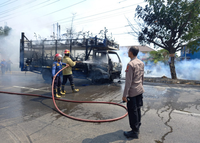 Update Kebakaran di Jalur Pantura-Brebes, 45 Unit Sepeda Listrik Hangus Dilahap Si Jago Merah