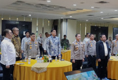 Sokong Swasembada Pangan Nasional, Kabaharkam Polri Tanam Jagung di Indramayu