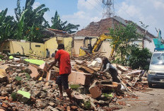30 Bangunan di Lahan PT KAI Tegal Ditertibkan, Warga Terima Kompensasi Mulai Rp200 Ribu