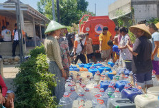 Krisis Air Bersih di Suradadi Tegal, Sumur dan Sungai Mengering, Warga Terpaksa Antre Bantuan
