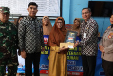 Jelang HUT Brebes, Pemkab Brebes Bagikan KIA di LKSA