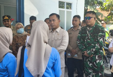 Menteri Wihaji Tinjau Program MBG dan Keluarga Risiko Stunting di Pemalang