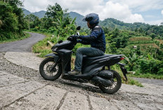 Motor Matic untuk Tanjakan, Seberapa Kuat Tarikannya saat Berboncengan di Jalan Menanjak?