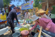 HUT Humas Polri ke-75, Sihumas Polres Pemalang Salurkan 12.000 Liter Air Bersih