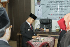 Bupati Tegal Lantik 13 ASN, Tiga Ditugaskan Jadi Kepala Puskesmas
