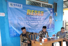 Reses di Dua Desa, Anggota DPRD Brebes Tobidin Dicurhati Masalah Jalan