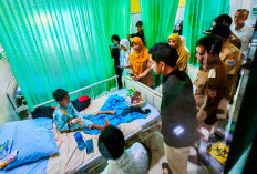 Turun Gunung! Gibran dan Ahmad Luthfi Jenguk 700 Korban Keracunan MBG di Batang