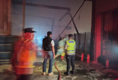 Kebakaran Gudang Pabrik Furniture di Pantura Tegal Telan Kerugian Hingga Rp15 Miliar 