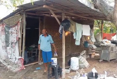Miris, Warga di Brebes Tinggal dalam Gubuk Berdinding Geribik, Berlantai Tanah dan Bau Kotoran Hewan