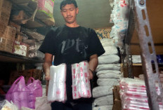 Harga Plastik di Pemalang Naik hingga Rp52 Ribu Per Kilogram, Pedagang Dikomplain Konsumen