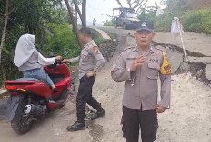 Jalan Raya Batunyana-Danasari Tegal Amblas Sedalam 1 Meter, Arus Lalu Lintas Dialihkan