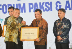 Gubernur Jateng Ahmad Luthfi Terima Dua Penghargaan Sekaligus dari KPK