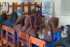 Siswa MTs Model Ihsaniyah Tegal Ikuti Cek Kesehatan Gratis dari Puskesmas Debong Lor