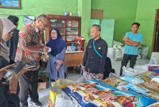 Tim Gabungan Cek Pasar Brebes, Harga Beras SPHP Rp11.800