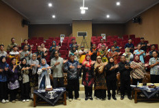 Pemkab Tegal dan Tim BESTARI-Saintek Perkuat Pelayanan Publik Inklusif Lewat Pelatihan Bahasa Isyarat