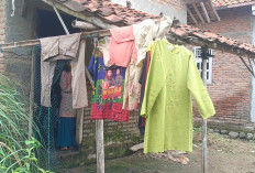 Kakak Beradik di Brebes Tinggal dalam Rumah yang Tempat Tidurnya Menyatu dengan Kamar Mandi 