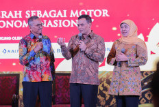 Gubernur Jateng Ahmad Luthfi Terima Penghargaan Sebagai Tokoh Penggerak UMKM dan Ekonomi Kreatif