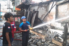 Botol Bensin Jatuh Picu Kebakaran di Margasari Tegal, Tiga Kios Ludes Terbakar dalam 45 Menit