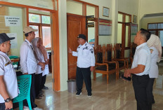 Sidak Pelayanan dan Kebersihan Balai Desa Kandang, Camat Comal Pemalang Temukan Hal Ini 